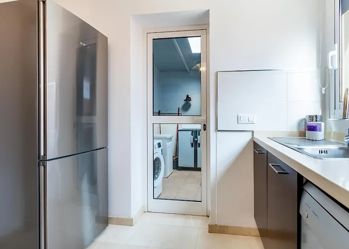 فيلة Cornelia أذيخي