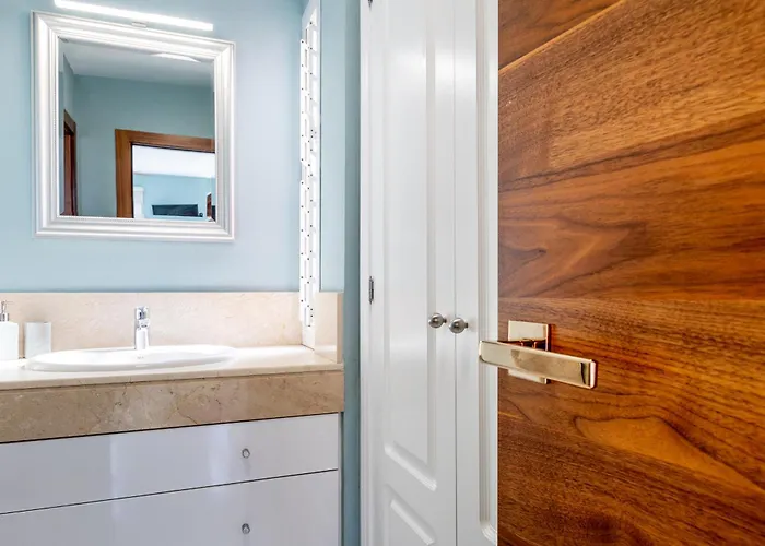 فيلة Cornelia أذيخي